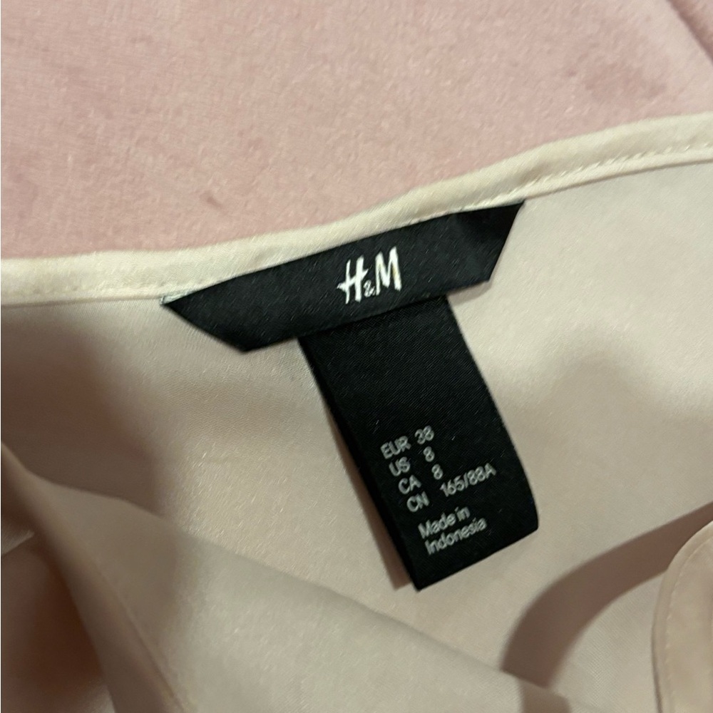 H&M Women's blush Ruffle Top - Picture 6 of 8